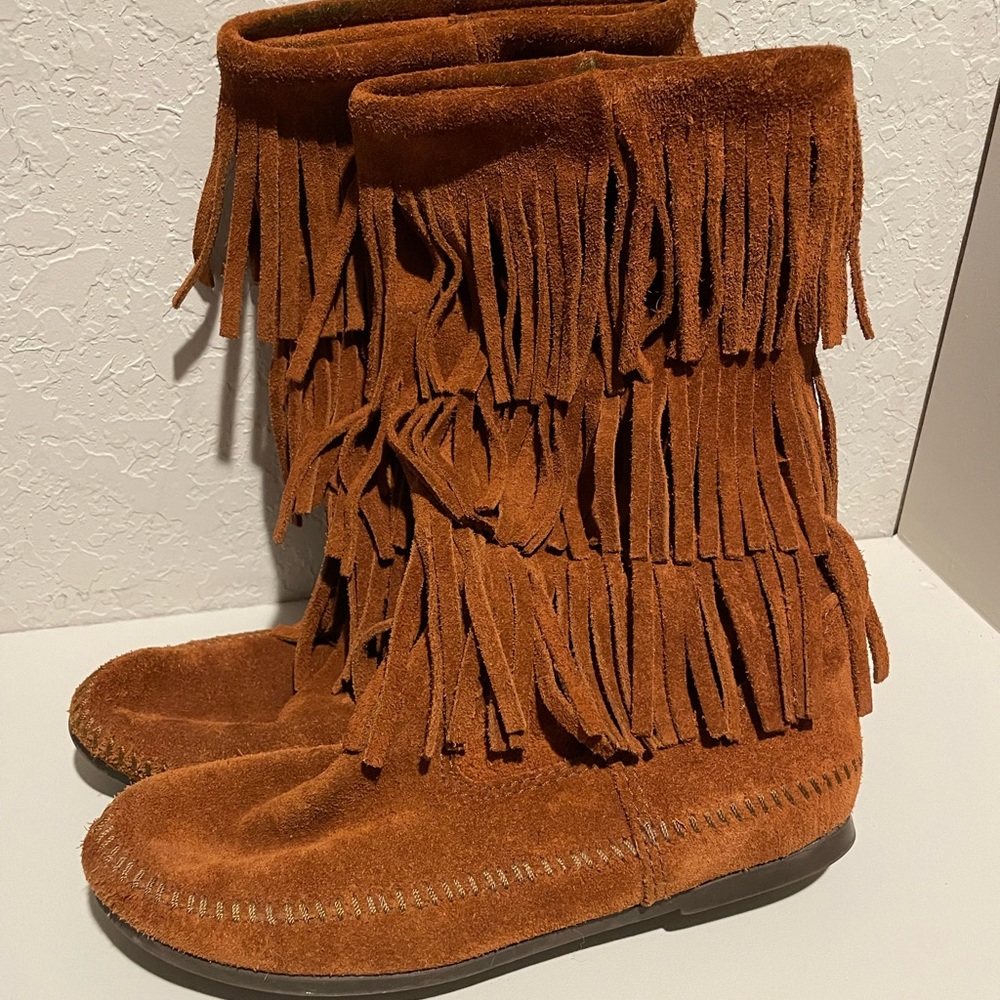 Minnetonka moccasin boots